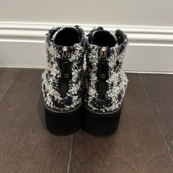 Chanel tweed boots pearl - Picture 4 of 6